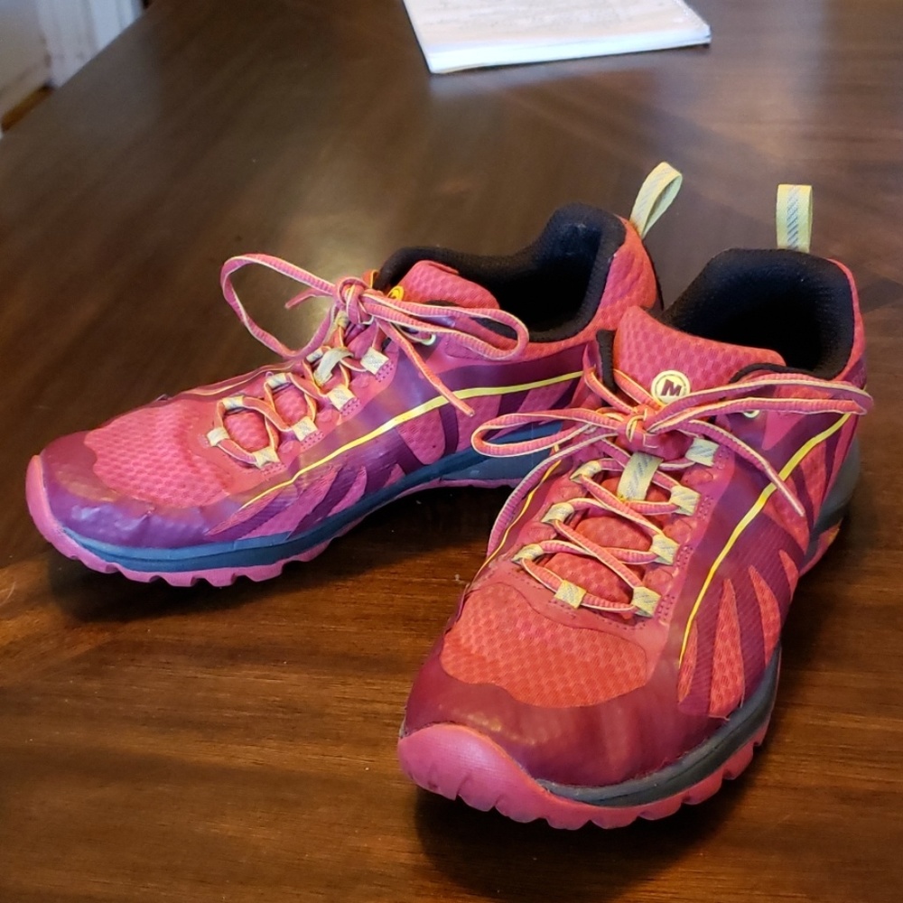 Merrill trail running shoe 9.5